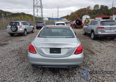 2015 Mercedes-Benz C 300 Luxury 4Matic из США, поврежденный, VIN 55SWF4KB4FU014541